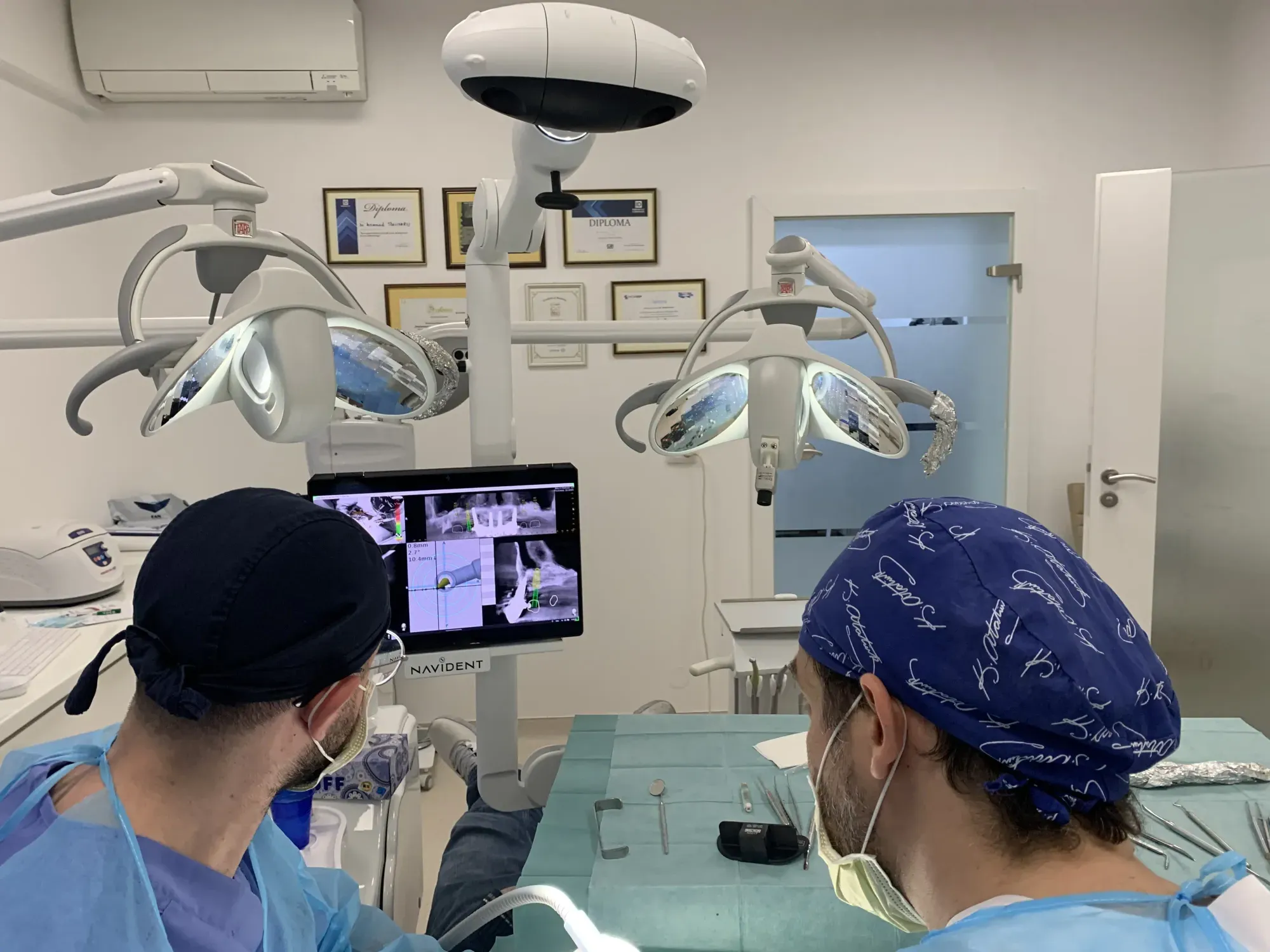 Navident EVO optical tracking system